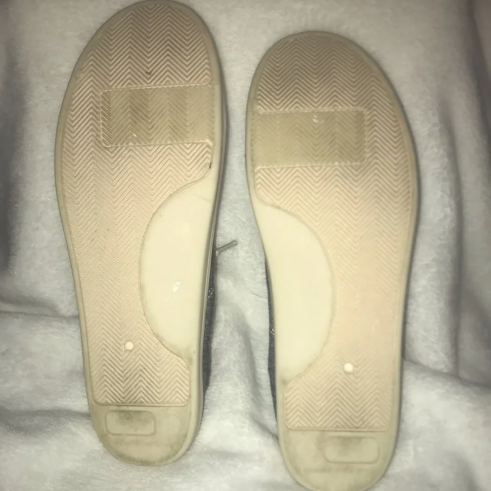 Women’s shoes, size 9M. - Picture 6 of 8